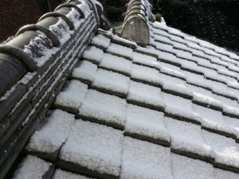 瓦屋根 雪