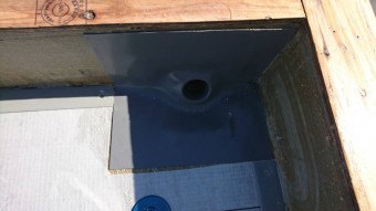 明石市の塩ビシート防水の改修用ドレンの設置