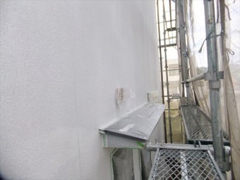 相生市の外壁下塗り乾燥中の写真