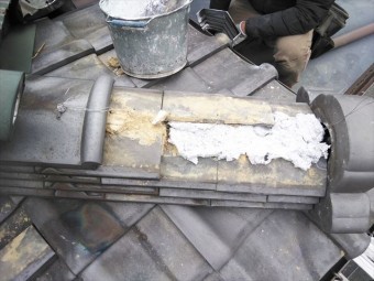 神崎郡神河町の隅棟の復旧作業の写真