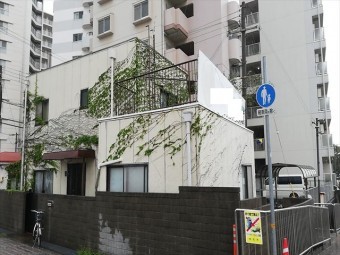 明石市の塩ビシート防水工事現場