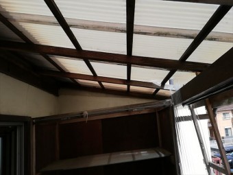 加古川市の雨漏りしているベランダの波板破損