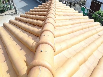 高砂市の棟瓦からはみ出した漆喰