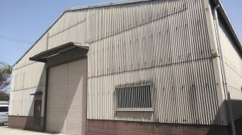 姫路市のスレート葺き倉庫の外観