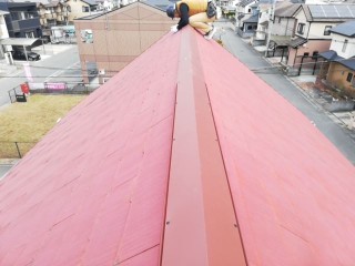火災保険を適用し修理を行った台風によって破損した棟板金