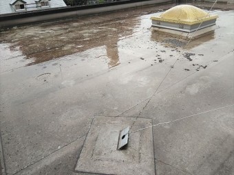 加古郡播磨町の陸屋根のテレビアンテナ固定用金具