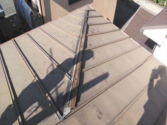 高砂市の台風被害の屋根の板金下地の状態