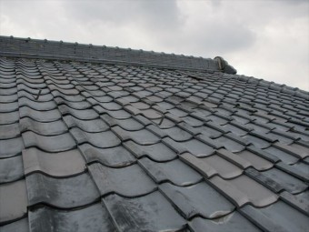 姫路市の瓦の差し替え作業用の足場金具