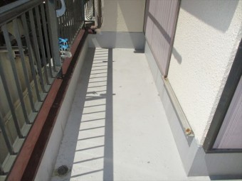 ベランダ雨漏り