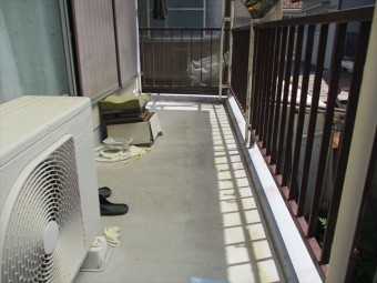 ベランダ雨漏り