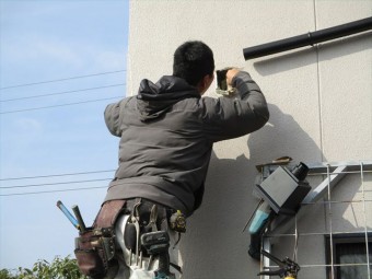 姫路市のベランダ排水口のコーキング調整