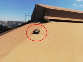 屋根板金の釘浮き