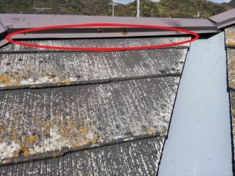 姫路市の無料点検のスレート屋根の板金浮き