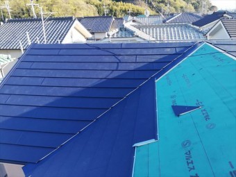 スーパーガルテクト 葺き替え作業中