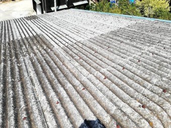 太子町の雨漏りしたスレート工場の錆びたボルト