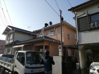 高砂市の屋根葺き替え工事の既存屋根撤去