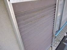 錆びが発生した雨戸