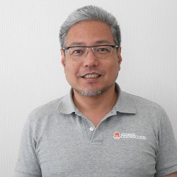 岡本暁典