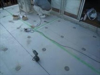 姫路市の塩ビシート防水の絶縁シート敷き込み