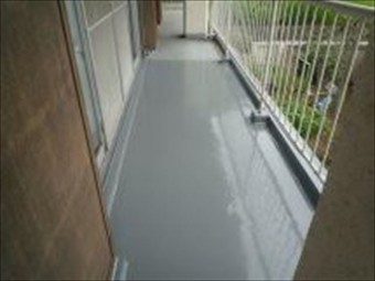 バルコニー 施工中のウレタン防水