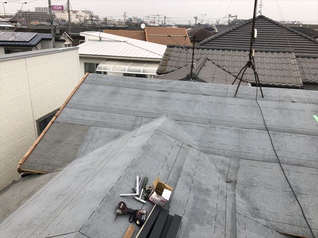 加古川市の葺き替え工事のルーフィングの施工