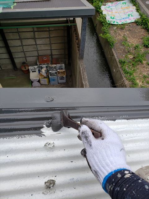 姫路市の外壁塗装工事の波板の屋根部分の塗装