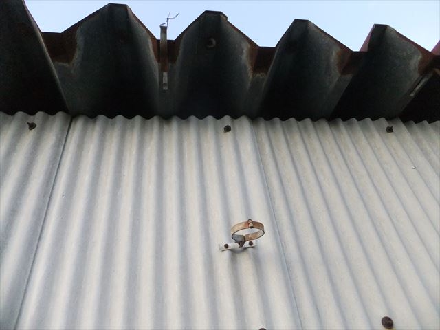 姫路市　傷んだ金属折板屋根