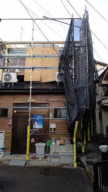 京都府上京区：屋根葺き替え工事現場の足場解体作業