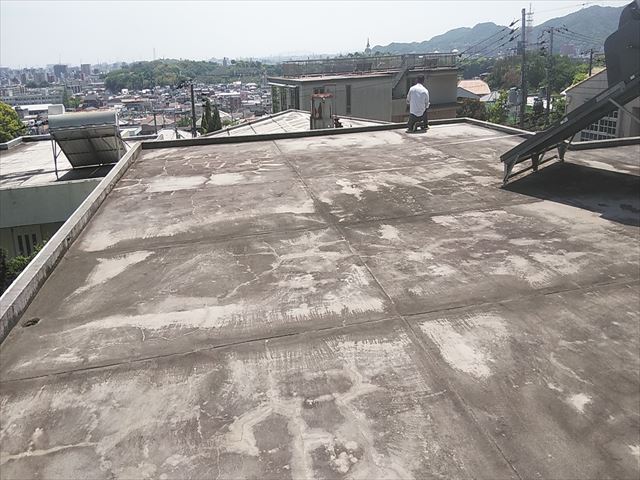 姫路市の陸屋根の防水の現地調査