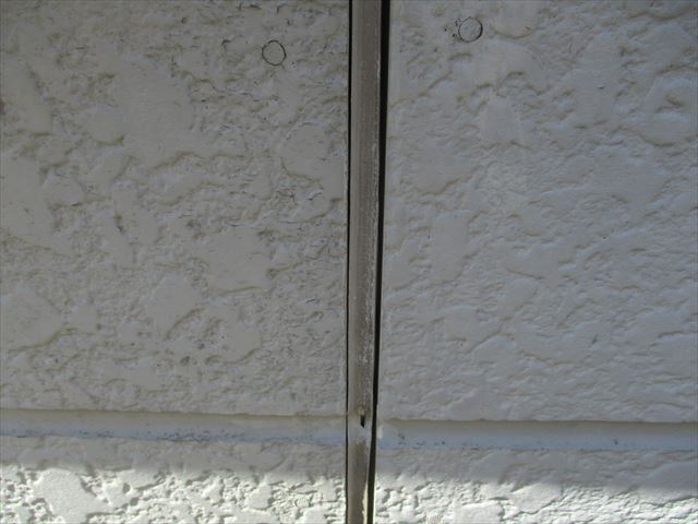 明石市の外壁のコーキングの隙間