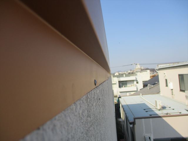 姫路市の棟板金のアンカー施工