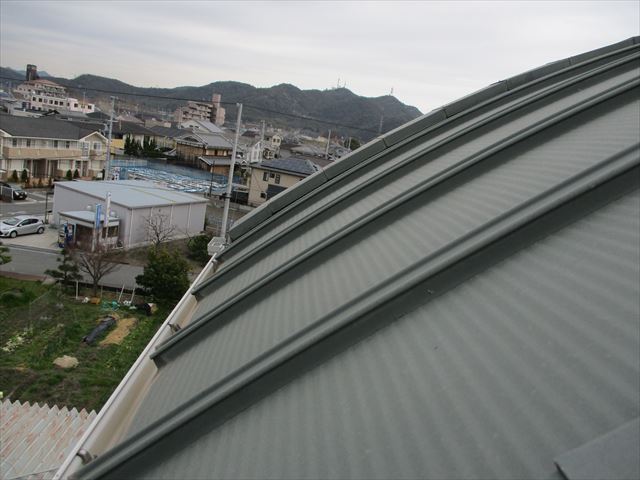 姫路市のR型の金属屋根の足場検討