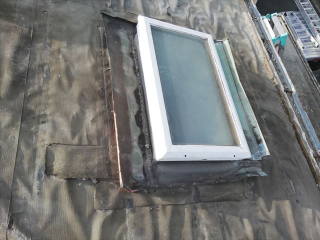 高砂市の葺き替え工事の撤去予定の天窓